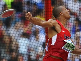 Ashton Eaton pi hodu diskem.