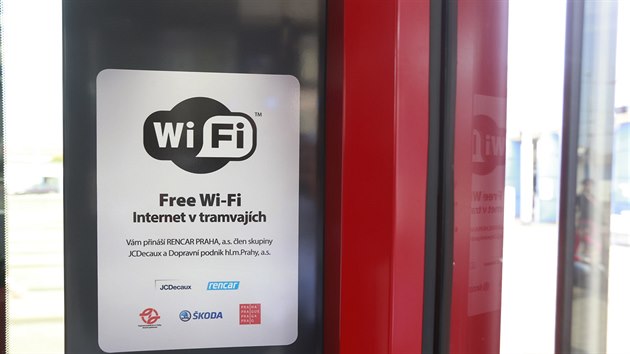 Nov tramvaj ForCity Alfa m plastov sedaky, klimatizaci a wi-fi (24.8.2015)