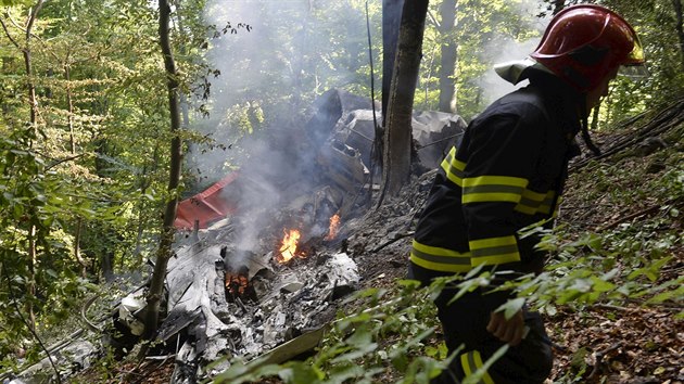 Na Slovensku se srazila letadla pln parautist, zemelo sedm lid (20. srpna 2015)