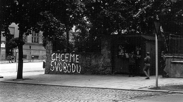 Npis Chceme svobodu byl v roce 1968 na kiovatce jihlavskch ulic Fritzova a Legion.