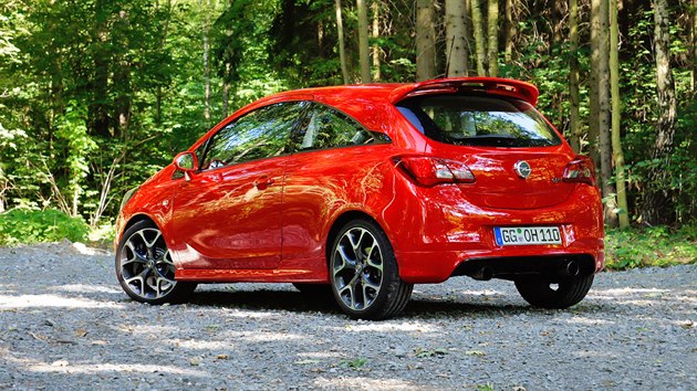 VW Polo GTI proti Opelu Corsa OPC