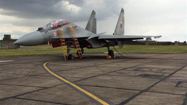 Dvoumstn indick letoun Su-30MKI na britskm vojenskm letiti Conigsby