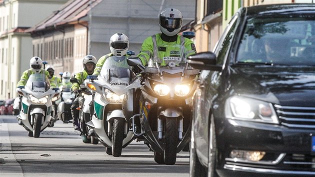 Na dopravn akce se sjeli policist na motorkch ze ty kraj.