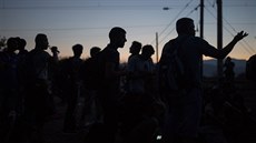 Syrtí uprchlíci na nádraí v eckém mst Idomeni (25. srpna 2015)