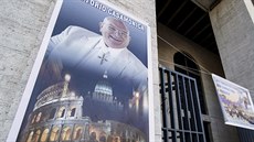 „Římský král,“ hlásá cedule o Vittoriu Casamonicovi. Jeho okázalý pohřeb... „Římský král,“ hlásá cedule o Vittoriu Casamonicovi. Jeho okázalý pohřeb...