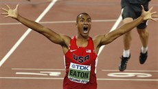 POVEDENÁ ČTYŘSTOVKA. Ashton Eaton na MS v Pekingu. POVEDENÁ ČTYŘSTOVKA. Ashton Eaton na MS v Pekingu.
