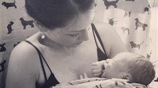 Lucy Liu zveřejnila fotku se synem na Instagramu. Lucy Liu zveřejnila fotku se synem na Instagramu.