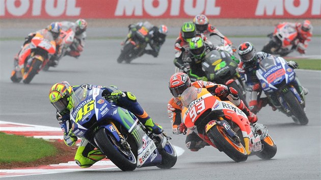 Valentino Rossi si jede pro triumf ve velk cen Britnie.