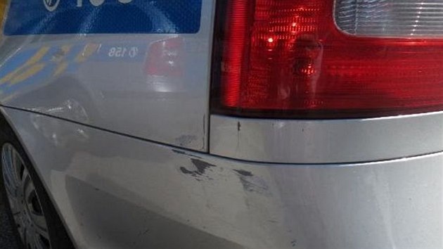 Náraz byl slabý, na obou autech jsou jen oděrky a promáčkliny.