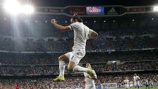 BRZK GL. Gareth Bale z Realu Madrid se raduje z trefy proti Betisu Sevilla.