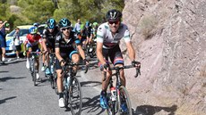 V čele pelotonu je nizozemský cyklista Tom Dumoulin. V čele pelotonu je nizozemský cyklista Tom Dumoulin.