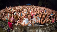 Tomáš Klus vystoupil v sobotu v zámeckém parku v Třeboni. Tomáš Klus vystoupil v sobotu v zámeckém parku v Třeboni.