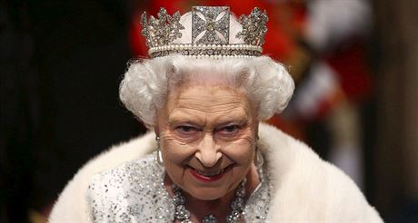 Královna Albta II. (Londýn, 8. kvtna 2013)