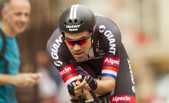 Tom Dumoulin v asovce na Vuelt.