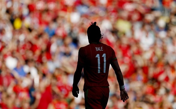 Útoník Gareth Bale v dresu Walesu