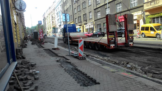 Rekonstrukce tramvajové trati v Blehradské ulici.