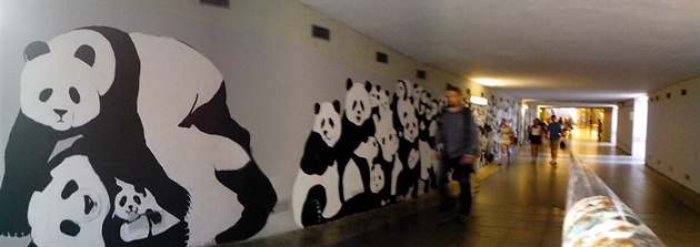 Pandy v metru
