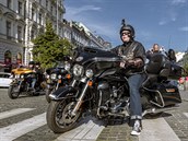 Spanil jzda motork pi pleitosti Prague Harley Days 2015