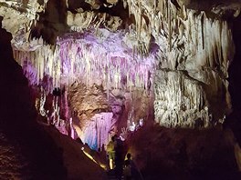 Prometheova jeskyn nabz 1,8 km dlouhou stezku podzemnmi prostory