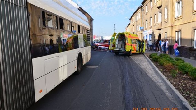Nehoda se stala v ter dopoledne v Kadask ulici v Chomutov.