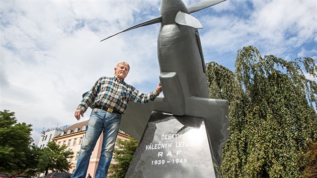 Vladimr Vopaleck inicioval vznik pamtnku letcm z 2. svtov vlky v eskch Budjovicch.