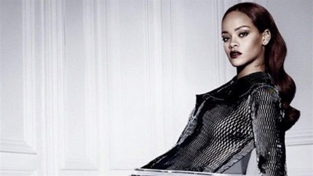 Rihanna v kampani Dior (2015)