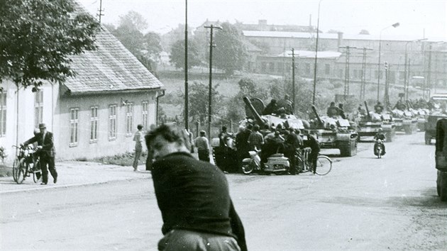 Okupan vojska m do Jina po Husov ulici.