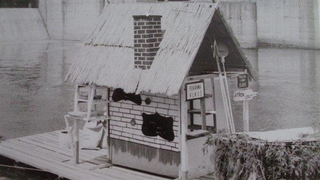 Plujc pekrna U tech lopat na sjezdu jezu v Herbertov v roce 1984