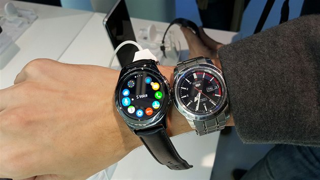 Vok Ludk: Chytr hodinky Samsung Gear S2