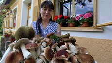 Eva Veselá má důvod k radosti. Za zhruba hodinu a půl našla v lesích nad... Eva Veselá má důvod k radosti. Za zhruba hodinu a půl našla v lesích nad...