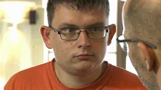 Učeň v pořadu Ano, šéfe! řekl Pohlreichovi, že ukradl řetízek. Učeň v pořadu Ano, šéfe! řekl Pohlreichovi, že ukradl řetízek.