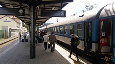 Opět do autobusu. Z Olbramovic do Tábora vlaky nejezdí kvůli stavbě rychlejšího... Opět do autobusu. Z Olbramovic do Tábora vlaky nejezdí kvůli stavbě rychlejšího...