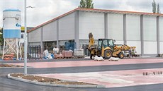 Na okraji Českých Budějovic roste nové Nákupní centrum Kruh. Na okraji Českých Budějovic roste nové Nákupní centrum Kruh.