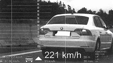 Fotografie z policejního radaru, který zachytil rychlost vozidla. (5. září 2015) Fotografie z policejního radaru, který zachytil rychlost vozidla. (5. září 2015)