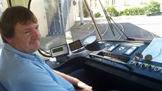 Selfie autorky textu s idiem mazací tramvaje Martinem Bulínem a samotným vozem