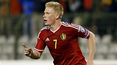 Kevin De Bruyne z Belgie oslavuje svj gól proti Bosn.