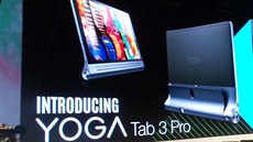 Nový tablet Lenovo Yoga 3 Pro staví na ji klasickém designu s dolním válekem...
