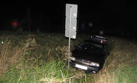 Zfetovaný recidivista ujídl policistm, ml dva zákazy ízení.