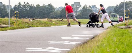 Pohyb cyklist a brusla na runé silnici by ml být bezpenjí.