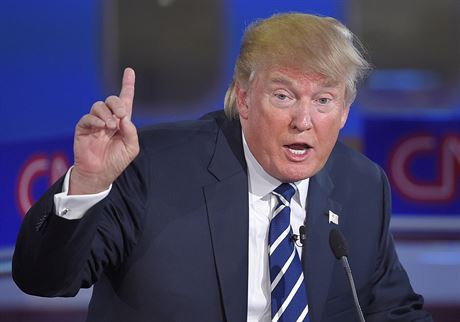 Donald Trump bhem druhé televizní debaty (17. záí 2015).