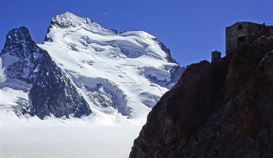 Horský masiv Ecrins ve francouzských Alpách na archivním snímku