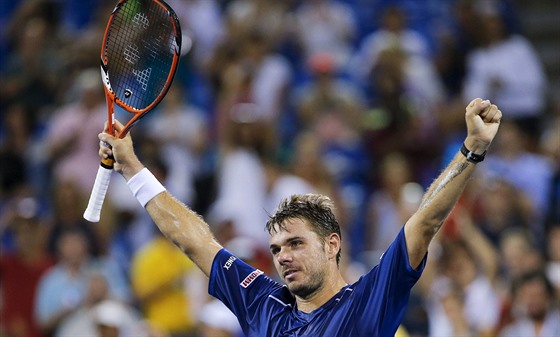 Stan Wawrinka se raduje z postupu do semifinále US Open.