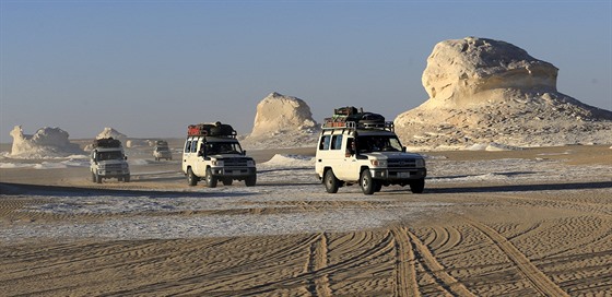 Západní pou nedaleko hranic s Libyí patí mezi oblíbené cíle turist míících...