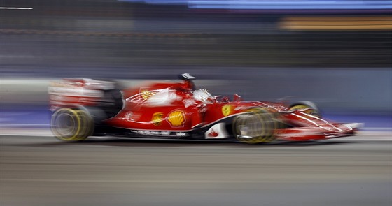 RYCHLOST, KTERÁ SE VYPLATILA. Sebastian Vettel ovládl kvalifikaci na Velkou...