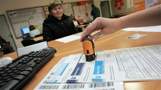 Desítky nových pracovních míst přibude na Ostravsku a Karvinsku pro úředníky.... Desítky nových pracovních míst přibude na Ostravsku a Karvinsku pro úředníky....