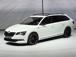 koda Superb Combi na prezentaci koncernu Volkswagen na letoním roníku...