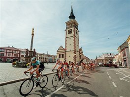 Momentka z cyklistickho zvodu East Bohemia Tour .