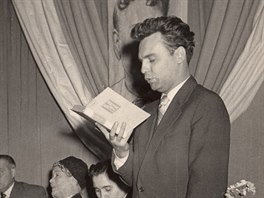 Petr Haniinec byl v 50. letech zapálený komunista (na snímku je s Marií...