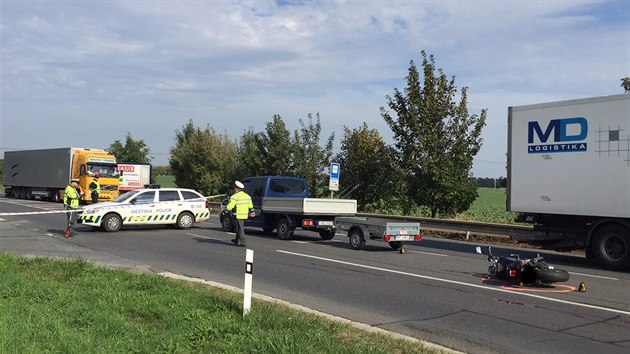 Mezi Uhnvs a any se srazil kamion s motorkem, ten nehodu nepeil (10.9.2015)