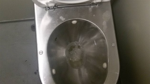 Toaleta v elektrickch jednotkch RegioPanter.